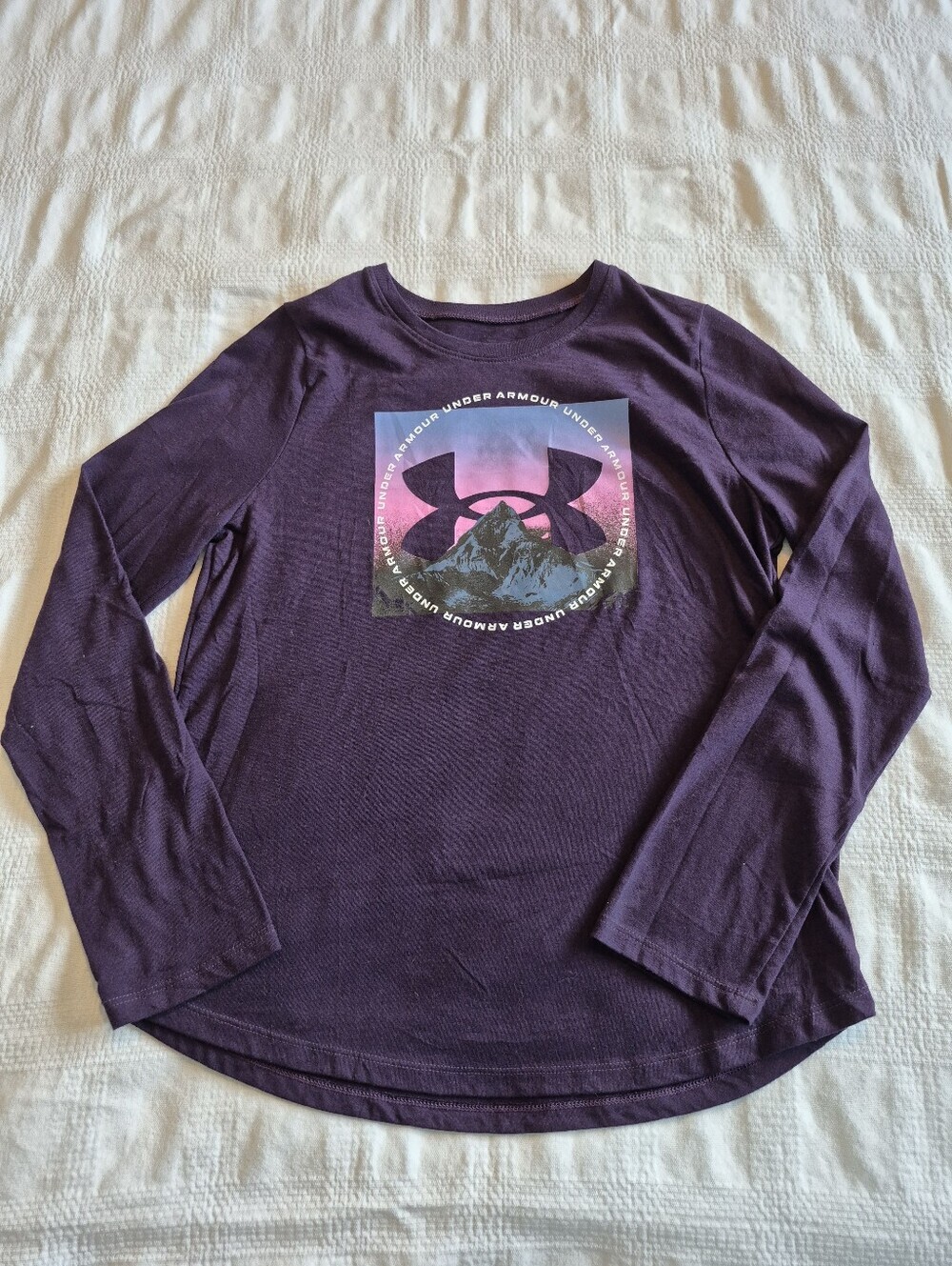 Under Armour girls youth Large purple long sleeve shirt EUC